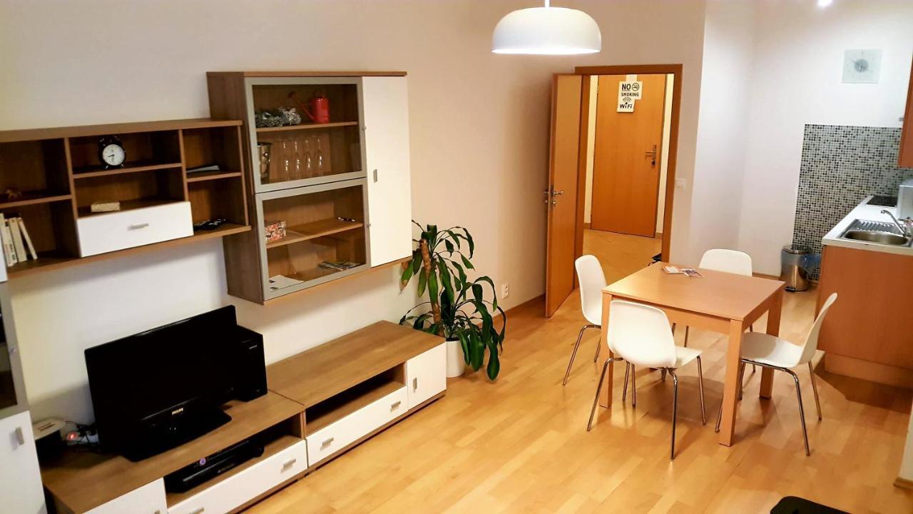 Apartment Smichov Prag Dış mekan fotoğraf